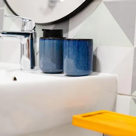 公寓 Luxury Apt. Near River & Parking