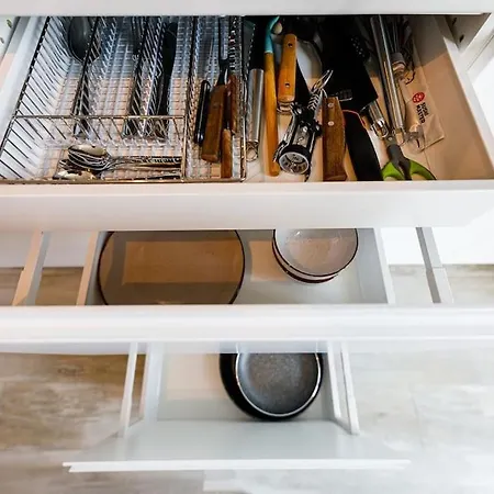 Luxury Apt. Near River & Parking 公寓