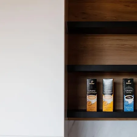 Luxury Apt. Near River & Parking