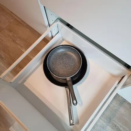 Luxury Apt. Near River & Parking