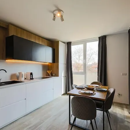 公寓 Luxury Apt. Near River & Parking