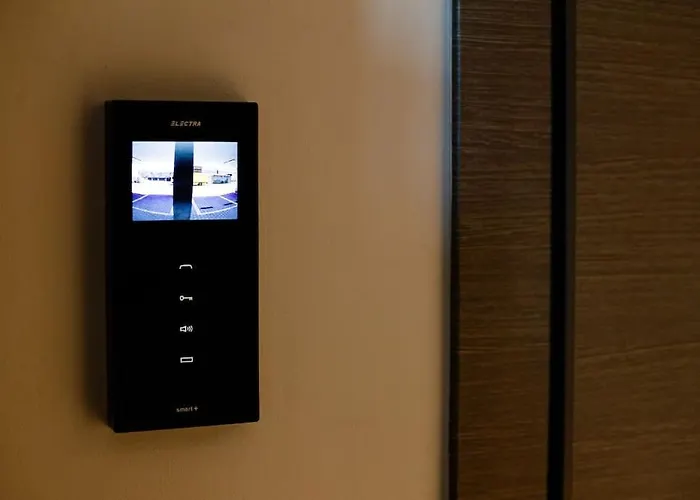 Апартаменти Luxury Apt. Near River & Parking *