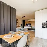 Apartment Luxury Apt. Near River & Parking