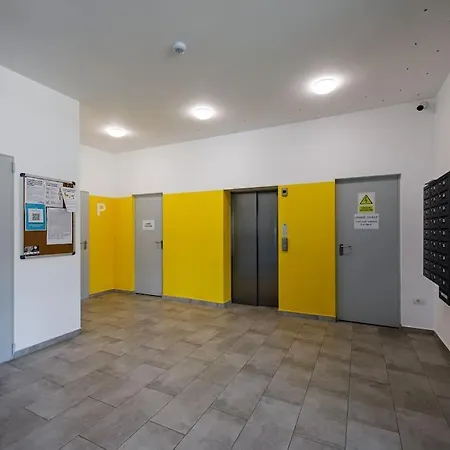 Luxury Apt. Near River & Parking Apartament