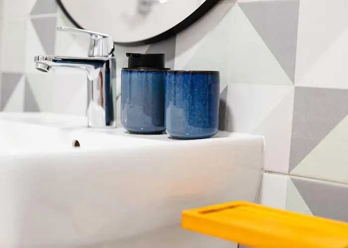 Apartment Luxury Apt. Near River & Parking