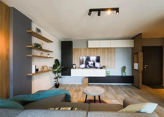 Luxury Apt. Near River & Parking Apartment *