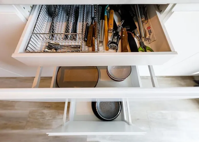 Luxury Apt. Near River & Parking Apartment