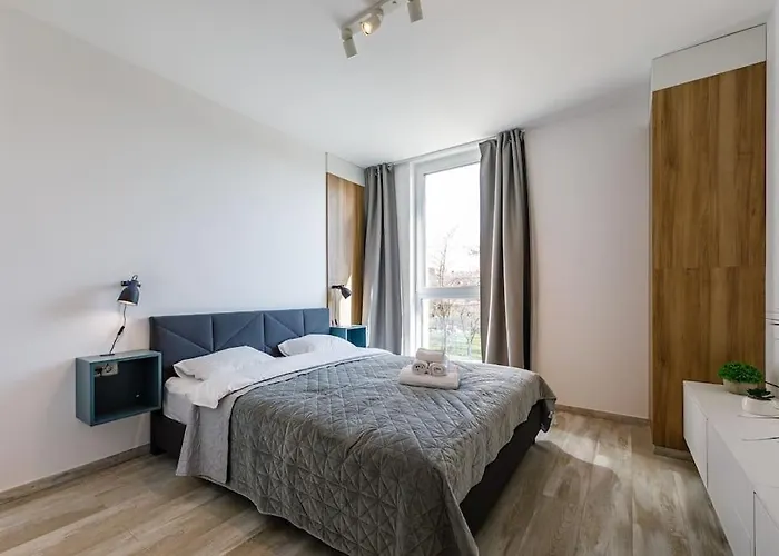 Apartment Luxury Apt. Near River & Parking