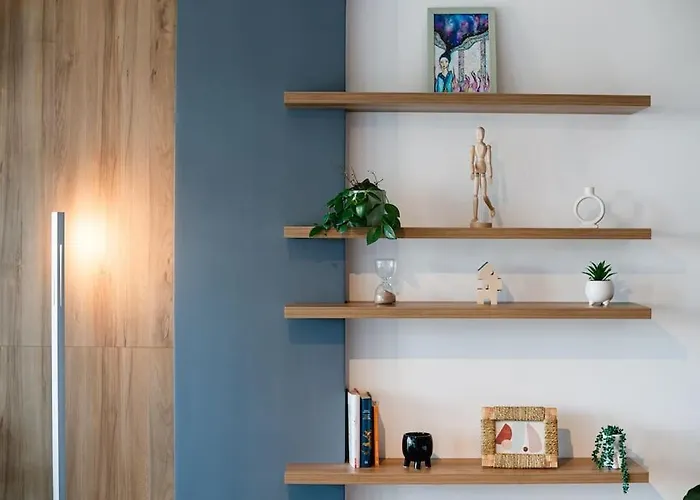 Luxury Apt. Near River & Parking Apartment