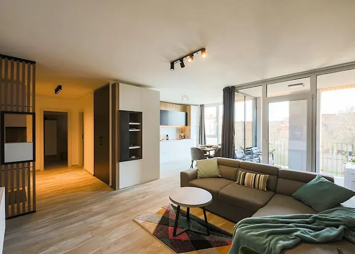 Luxury Apt. Near River & Parking Apartment *